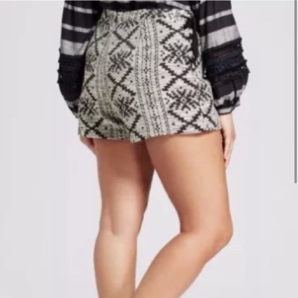 Who What Wear Pants - NEWWho What Wear Black & White Embroidered Shorts SZ 14